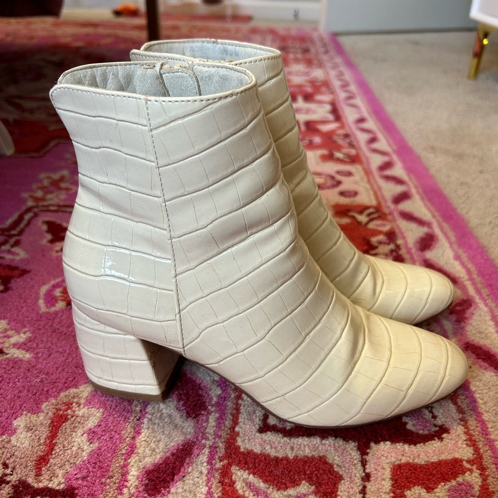Chinese laundry snakeskin heeled booties! Size 36.5!